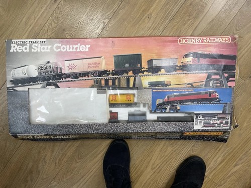 Hornby r759 red star courier - hornby,